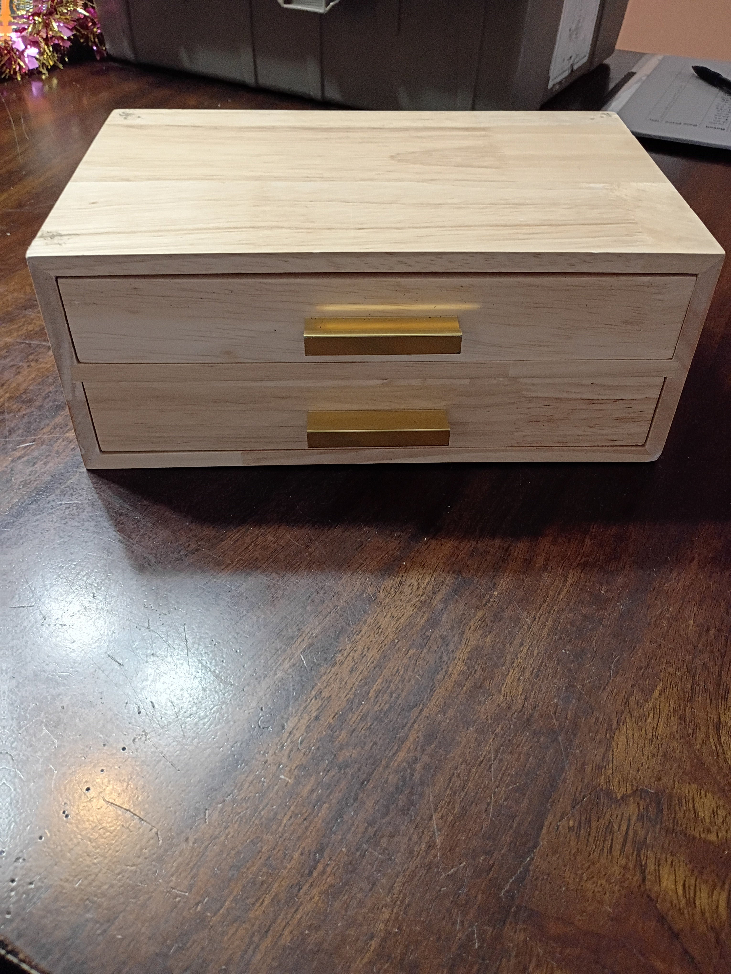 Jewelry box