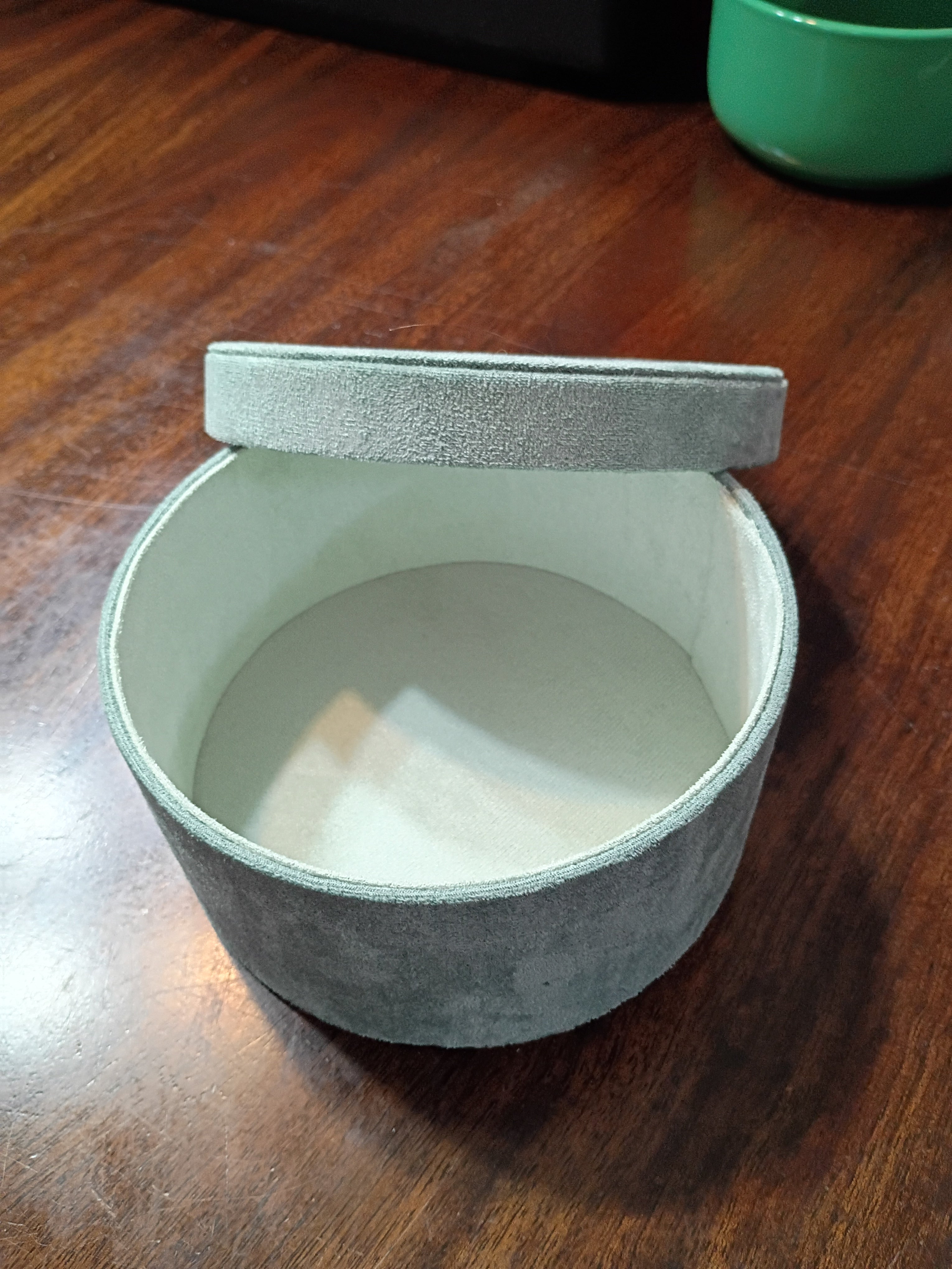 Storage box